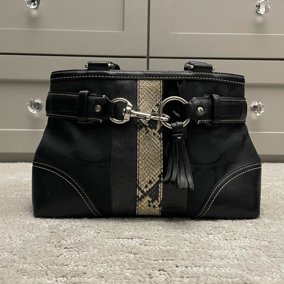 Coach Handbag - Picture 3 of 13